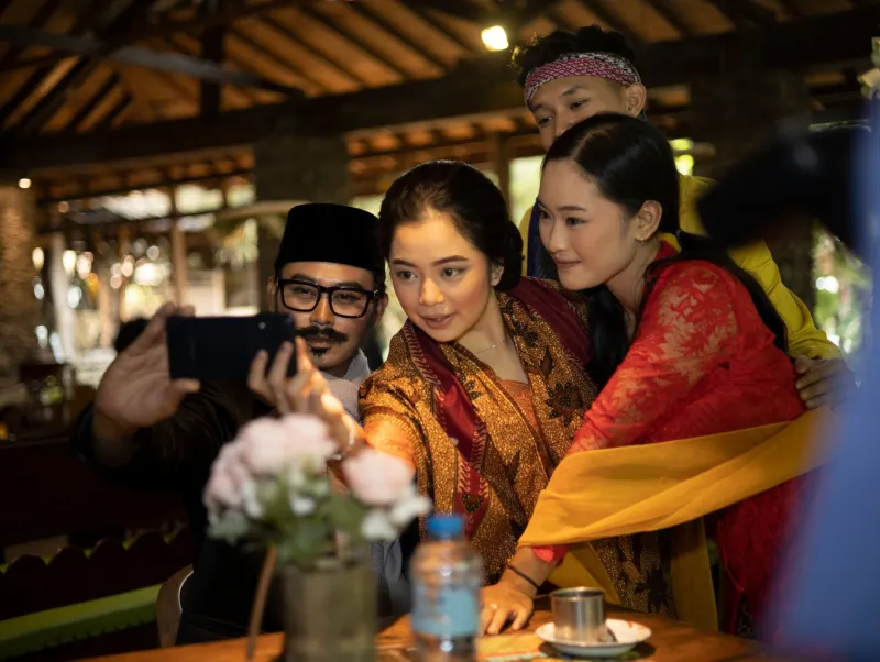 Pulang ke Indonesia dan Tiba-Tiba Ngerasa Asing di Antara Teman Sendiri? Kamu Nggak Sendirian